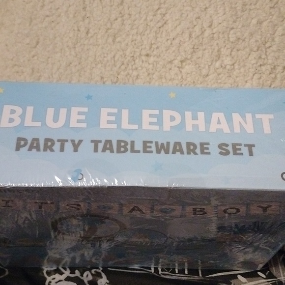 Party Tableware Set - Picture 3 of 6